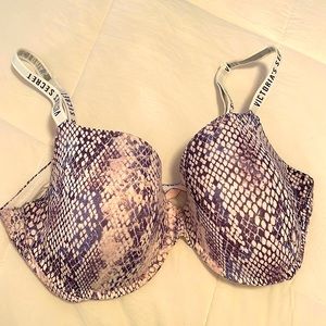 Victoria’s Secret t-shirt lightly lined Demi bra, 38DD